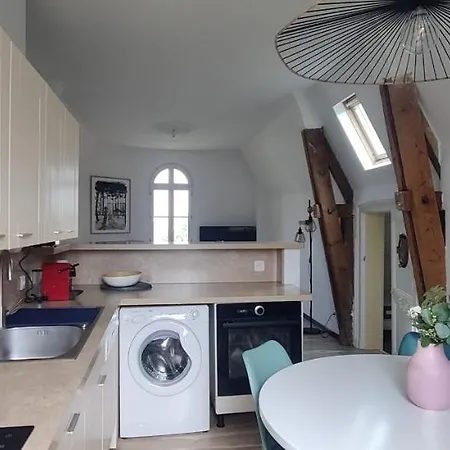 Bright 65 M With View Of The Basin *